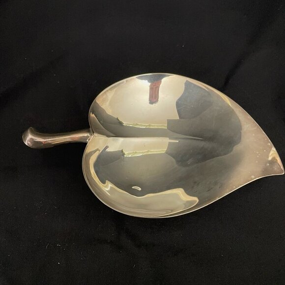 FB Rogers Silver Co Silver Plate Leaf Shaped Dish 3 Ball Feet Candy Trinket Nuts - Picture 2 of 3